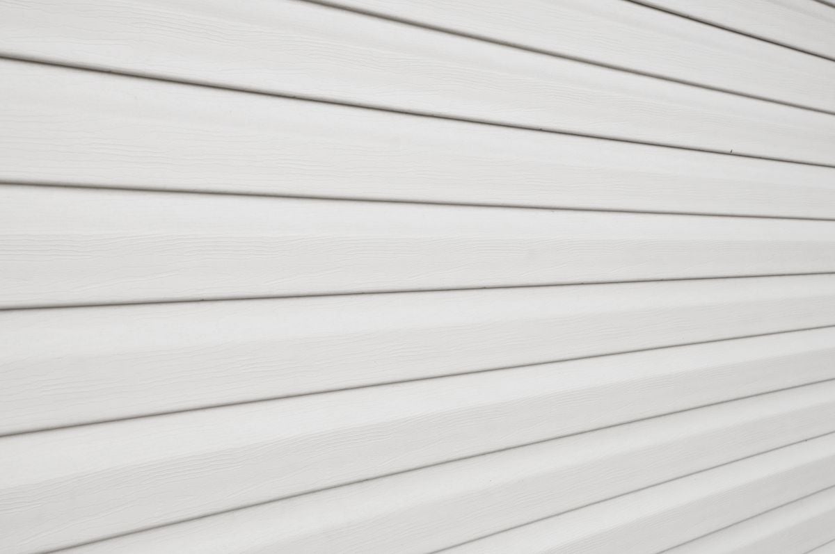 creamy white vinyl siding